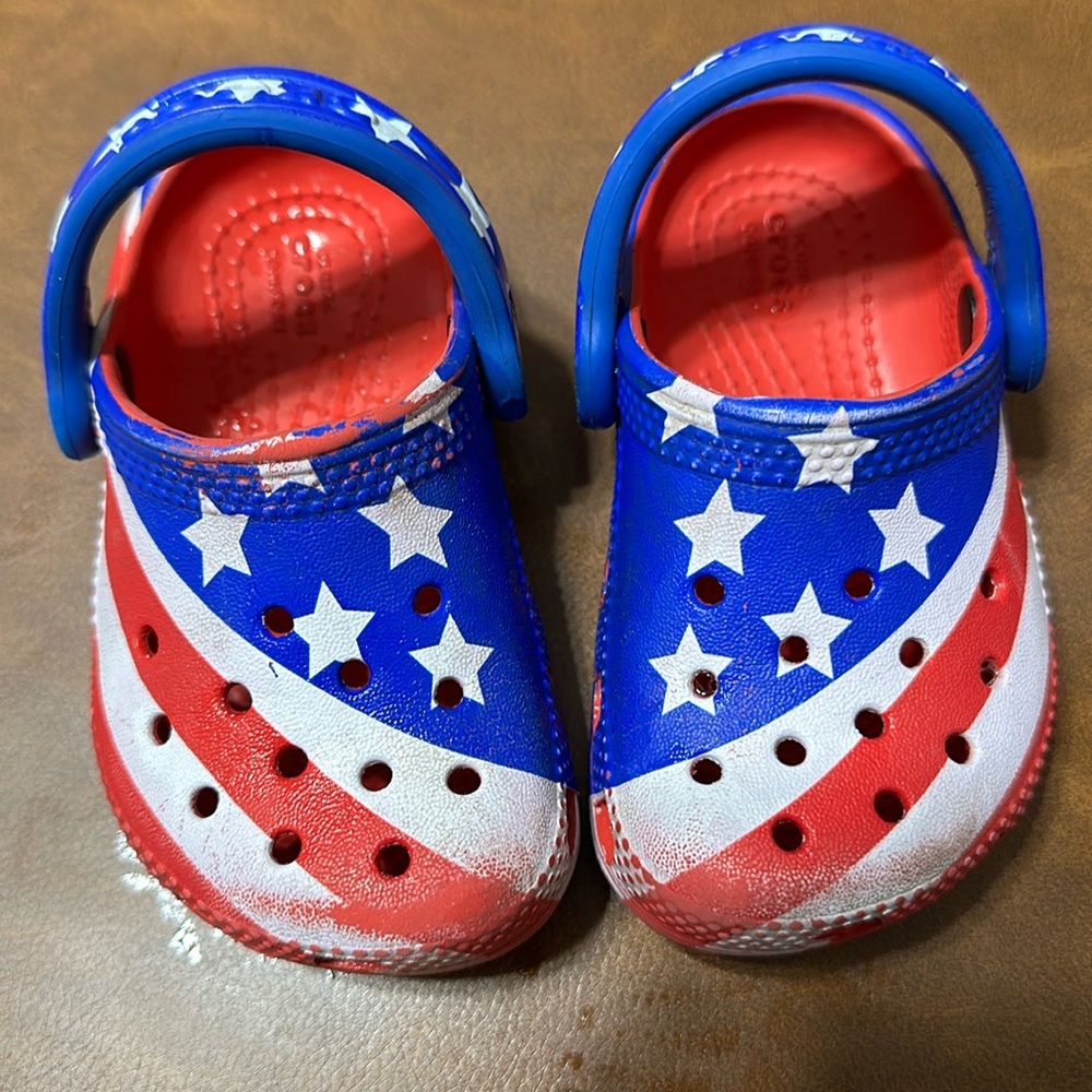 America Crocs Toddler Size 5